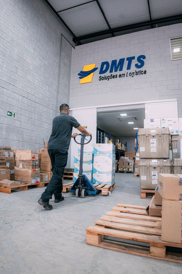 Caminhão da DMTS